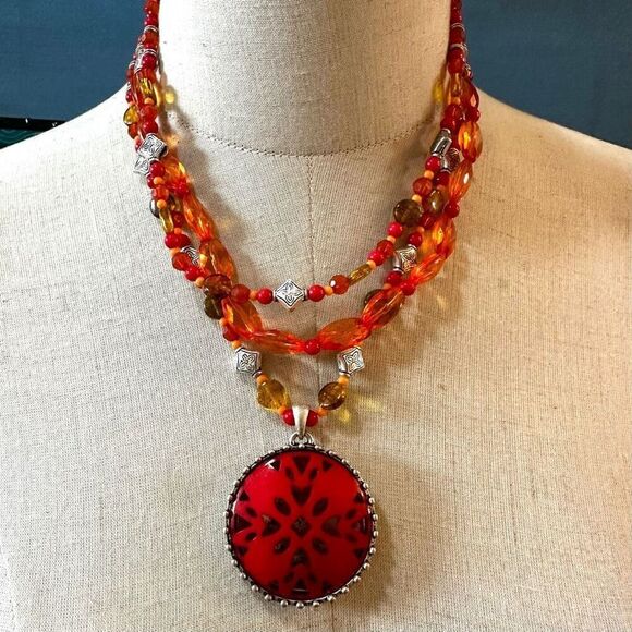 Red and orange multi strand pendant necklace - Picture 1 of 9